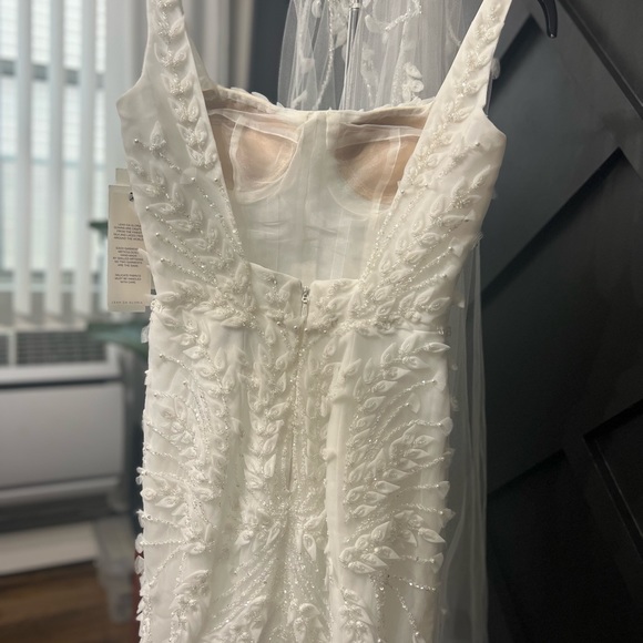 Leah Da Gloria Aspen Wedding Gown - Picture 9 of 12